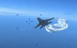 Chiến đấu cơ Nga bay quanh căn cứ không quân Mỹ ở Syria