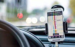 Lắp thiết bị GPS trên xe, chồng bàng hoàng phát hiện bí mật của vợ