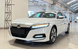 Honda Accord giảm giá 140 triệu đồng tại đại lý: Rẻ ngang bản thấp của Camry nhưng vẫn khó bán