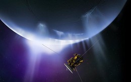 Dấu hiệu về sự sống ngoài hành tinh... phun trúng tàu NASA?