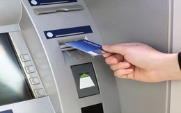 Ngân hàng Mỹ báo động vì chiêu dùng keo dán đánh cắp tiền tại ATM: Đi rút tiền mà gặp dấu hiệu này thì dừng lại ngay!