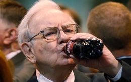 Uống 5 lon Coca mỗi ngày, nghiện đồ ăn nhanh, vì sao Buffett vẫn trông khoẻ mạnh ở tuổi 92?