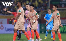 Tuyển thủ U22 Việt Nam liên tiếp ghi bàn khi mang giày "thửa" cho bóng đá nữ