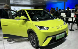 Hãng xe sắp xây nhà máy tại Việt Nam tung siêu phẩm “tuyên chiến” với cả thế giới: Ô tô điện giá chỉ hơn 200 triệu đồng, có 1 tính năng không hề thua kém xe sang