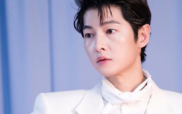 Nhan sắc Song Joong Ki lên xuống như tàu lượn siêu tốc sau khi công khai tình yêu mới: Bọng mắt bỗng biến đi đâu mất rồi?