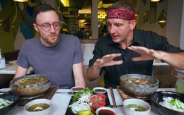 Khách Tây trải nghiệm phở 2$ với phở 100$ tại Việt Nam: Khi phở không còn đơn giản chỉ là món ăn!