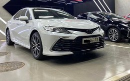 Toyota Camry biển đẹp "san bằng tất cả" rao bán với giá ngang căn nhà, xe chưa từng lăn bánh