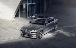 Định giá 7,2 tỷ đồng, chiếc ô tô điện đắt bậc nhất Việt Nam này có gì đặc biệt?