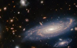 “Xuyên không” 13,5 tỉ năm, kính viễn vọng NASA tìm ra 4 thủy tổ vũ trụ