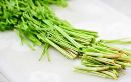 Rau cần vào mùa: Tốt cho sức khỏe nhưng cần cẩn thận một điều