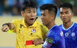 Vụ quả 11m tranh cãi ở V.League: Trọng tài từng bị VPF treo còi vĩnh viễn, chê "chuyên môn kém"