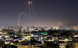 Israel đáp trả dữ dội sau 'trận mưa rocket'