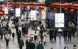 Cả thế giới lo lạm phát, riêng Trung Quốc theo xu hướng trái ngược: Lặp lại tình trạng của Mỹ và Nhật nhiều năm trước?