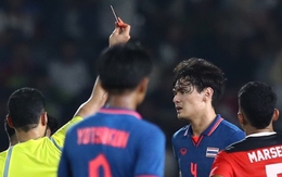 Sau lời giã từ đội tuyển gây sốc, trung vệ Thái Lan ném huy chương SEA Games lên khán đài