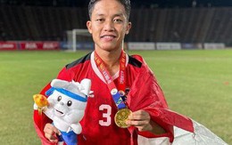 Giành HCV SEA Games, cầu thủ U22 Indonesia lấy tiền thưởng để xây nhà cho cha