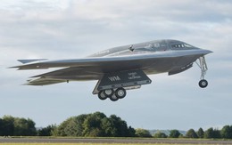 Máy bay ném bom tàng hình B-2 Spirit của Mỹ quay trở lại bầu trời