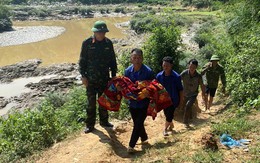 Nghệ An: Tắm sông Nậm Mộ, 2 cháu bé mất tích