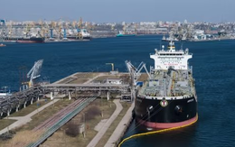 Từng mạnh mẽ “tẩy chay” dầu Nga, một quốc gia châu Á bất ngờ quay trở lại gom hàng, các ông lớn Trung Đông nguy cơ mất khách vào tay Nga
