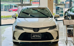Đại lý xả hàng Toyota Corolla Altis: Bản HEV cao cấp nhất tồn nhiều, giảm 100 triệu