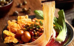 Mùi 'khó ngửi' của món đặc sản đường phố từng là mặt hàng thiết yếu chỉ sau khẩu trang trong đại dịch COVID-19 tại Trung Quốc