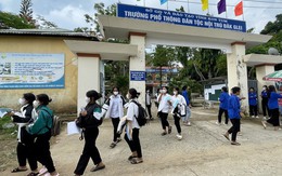 12 học sinh liên quan việc lộ bản thảo đề thi tiếng Anh ở Kon Tum