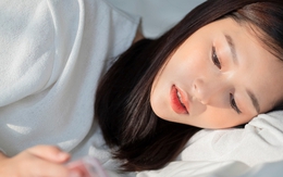 Nửa đêm mẹ chồng gọi điện, khóc lóc cầu xin tôi cứu giúp em chồng