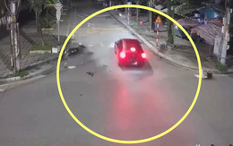 Camera tai nạn ở Quảng Ninh lúc 2 giờ sáng, nữ tài xế ngã văng ra đường sau va chạm