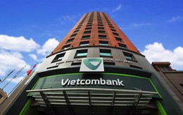 Vietcombank bất ngờ chuyển từ miễn phí sang thu phí, tăng phí dịch vụ thẻ ngân hàng