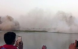 Ấn Độ: Cầu đang xây đổ sập xuống sông Hằng, người chứng kiến sốc nặng
