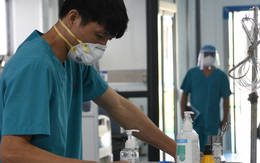Dịch COVID-19 hôm nay: Ca mắc giảm, bệnh nhân nặng tăng