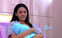 Cuống cuồng vì con sốt, mẹ chồng còn mắng một câu khiến tôi uất ức bật khóc