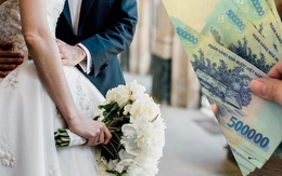 Mẹ chồng thu hết “của hồi môn” của con dâu sau khi cưới