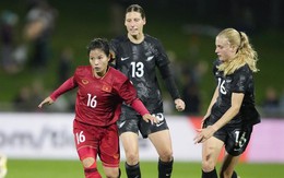 Hành trình chiến thắng ung thư của Rebekah Stott, trung vệ đã khiến tuyển nữ Việt Nam im tiếng