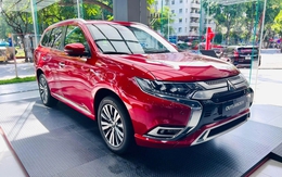 Mitsubishi Outlander giảm giá sâu tại đại lý, lăn bánh chưa tới 800 triệu, rẻ nhất nhóm SUV hạng C Nhật, Hàn