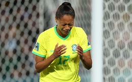 World Cup nữ 2023: Tiền đạo Brazil bật khóc khi lập hat-trick đầu tiên của giải