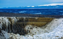 Tiết lộ cảnh quay 'cổng vào thế giới ngầm' đang phát triển của Siberia