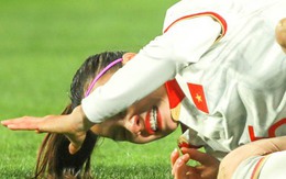 Xúc động hình ảnh đội tuyển nữ Việt Nam thi đấu quả cảm trước ĐT Bồ Đào Nha