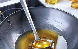 Tỷ bệnh nguy hiểm ‘rình rập’ khi bạn tái sử dụng dầu ăn