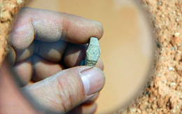 Khai quật mộ cổ gần 400 tuổi, chuyên gia tranh cãi gay gắt vì sự xuất hiện của đồng hồ 'xuyên không'