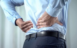 Đau lưng có thể cảnh báo ung thư khác với đau lưng thông thường thế nào?