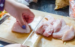 Thịt gà chỉ nên bảo quản trong tủ lạnh bao lâu để tránh nguy cơ ngộ độc thực phẩm?