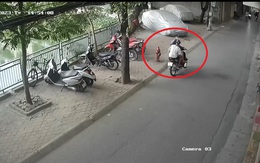 10 giây xấu xí trên phố Hà Nội, camera an ninh bóc toàn bộ hành vi của 2 thanh niên