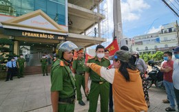 Nhân viên ngân hàng chiếm đoạt tiền vay, 18 khách hàng gánh nợ