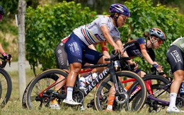 Nguyễn Thị Thật gặp tai nạn rời cuộc đua danh giá Giro d'Italia Internazionale Femminile 2023