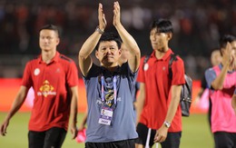 Trụ hạng thành công, HLV Vũ Tiến Thành thừa nhận CLB TP HCM yếu nhất V-League