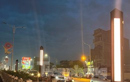 Độc lạ dàn đèn chiếu sáng 'tên lửa' trên cầu Vĩnh Tuy 2