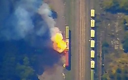 Video khoảnh khắc đoàn tàu chở đạn dược bị thiêu rụi ở Dnipropetrovsk