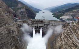Mưa lớn nhưng sai địa điểm, thủy điện Trung Quốc "hụt hơi"