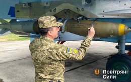 Xuất hiện hình ảnh bom dẫn đường JDAM-ER trên Su-27 Flanker của Ukraine