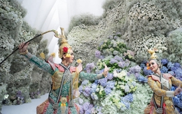 Choáng ngợp trước đám tang xa xỉ của tài phiệt siêu giàu Thái Lan: Phủ kín hoa tươi như "khu vườn thiên đàng"